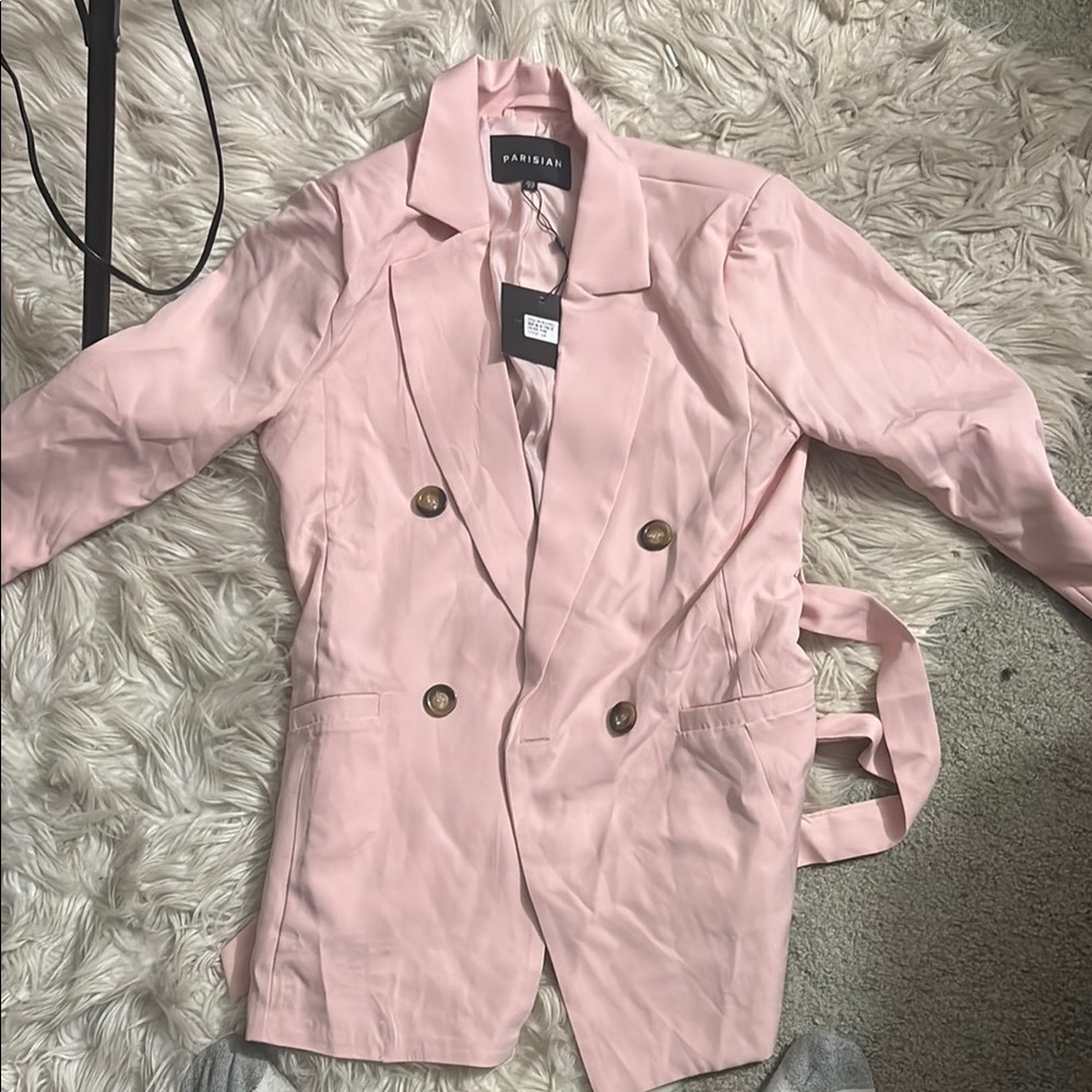 Parisian Works Pink Blazer with Notched Lapel and Structured Shoulders